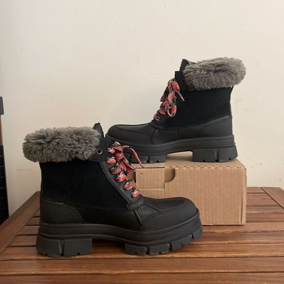 UGG Ashton Addie Boots Black USA Women Size 6/UK 4/EU 37 - Picture 2 of 10